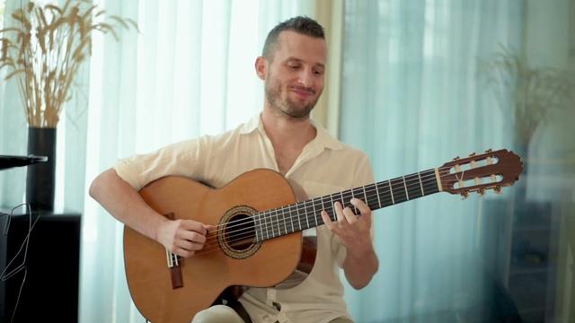 נגן גיטרה לקבלת פנים – גיטריסט מנגן ואם תבואי אליי בגיטרה קלאסית