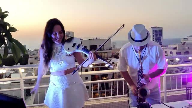 כנרת וסקסופון – מחשבות טובות, Live Session על גג בשקיעה